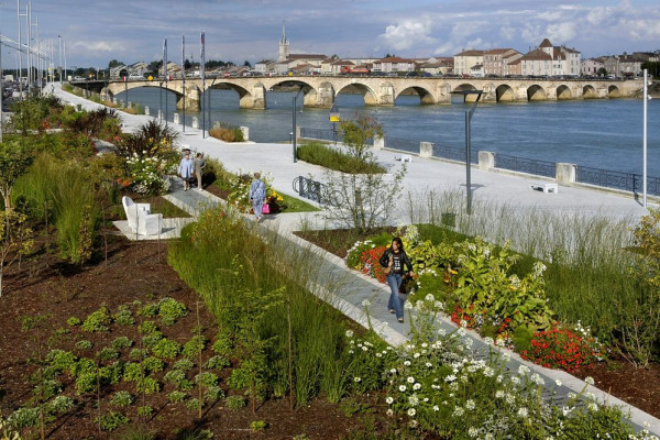 Pont de Saint-Laurent à Mâcon - Office de tourisme Mâconnais Beaujolais