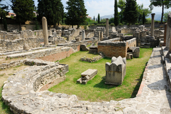 Salona Manastirine