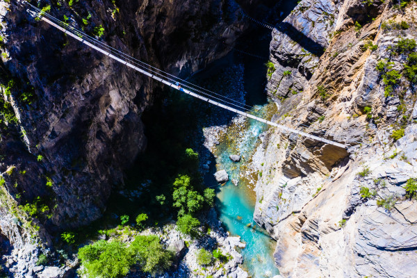 Via ferrata sportive en vue aérienne