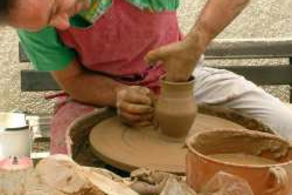 Artisanat provençal, poterie, faïence, parfum...