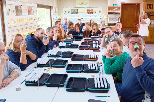 Atelier Parfums en Belgique FUN  EXPRESS ou Atelier d'Association de Parfums Soliflores