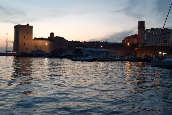 Coucher de soleil au Vieux Port de Marseille