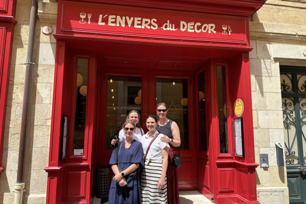 Restaurant dans le village