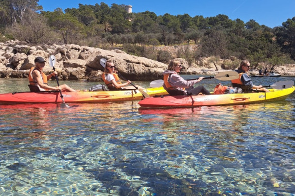 Exploration de l’île de Dragonera en kayak et randonnée
