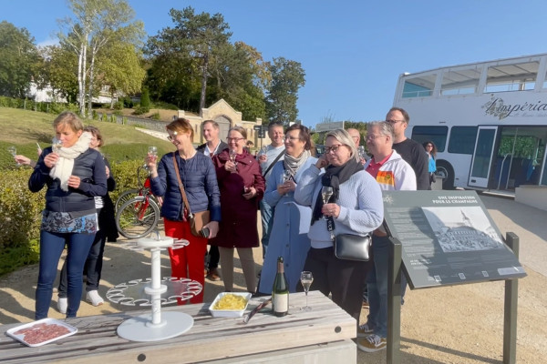 Dégustation au point de vue d'Hautvillers 