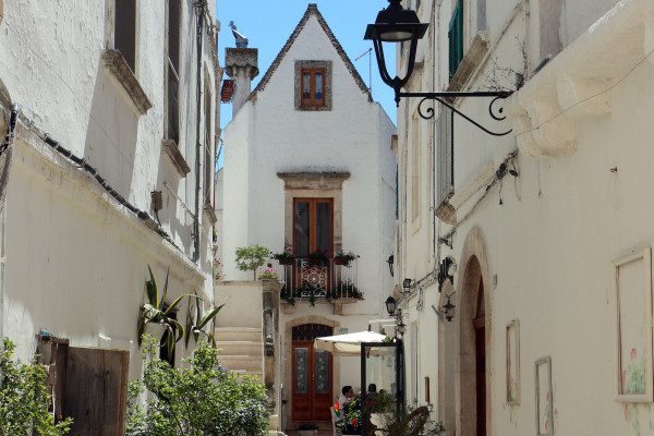 Authentic Routes: Locorotondo, Cisternino & Ostuni avec Prise en Charge à Polignano