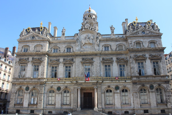 La façade de l'hôtel de ville