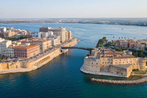 Authentic Routes: Les Trésors de Magna Grèce avec Prise en Charge à Polignano