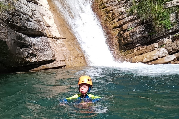Nage dans le canyon de Rabou
