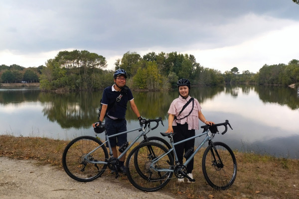 The Médoc by Gravel bike : ride your bike through the most iconic landscapes such lakes, châteaux and vineyards