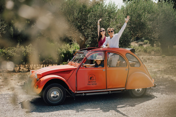 Circuit privé 2CV Saint Tropez - Elia Kuhn Photographe - Beyond The Wine