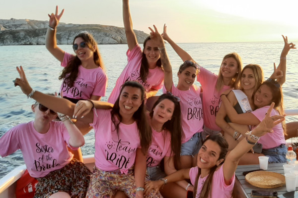 EVJF en bateau calanques de Marseille