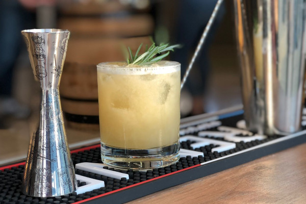 Atelier cocktails - présentation d'un cocktail