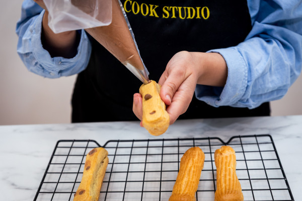 Garnissage d'éclairs