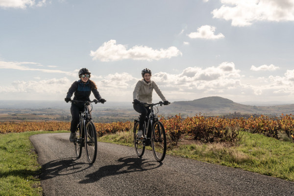 Le vélo électrique, idéal pour découvrir le Beaujolais