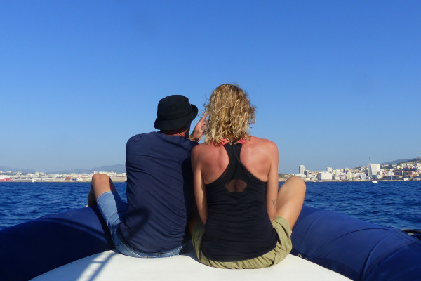 MOMENT DE DETENTE FACE A MARSEILLE