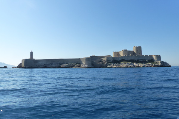 VUE SUR LE CHATEAU D'IF