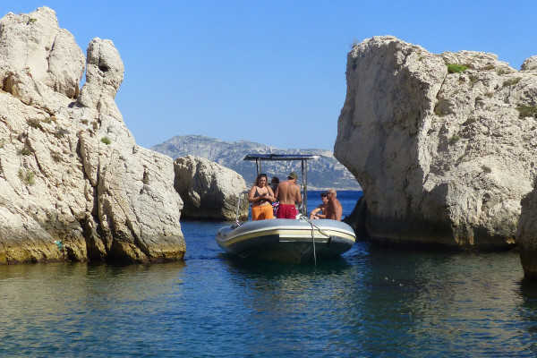 NAVIGUER DANS LES CALANQUES DES ILES DU FRIOUL