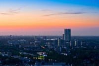 Die Stadt Bonn aus der Vogelperspektive im Sonnenuntergang